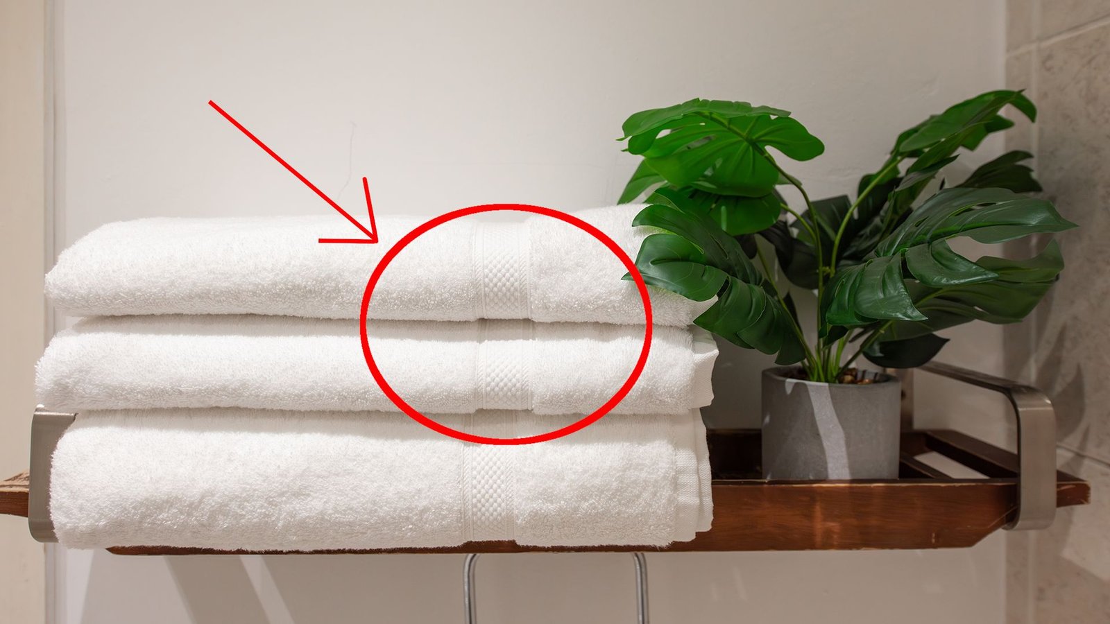 what-is-a-dobby-border?-the-truth-behind-the-mysterious-stripes-on-your-bath-towel