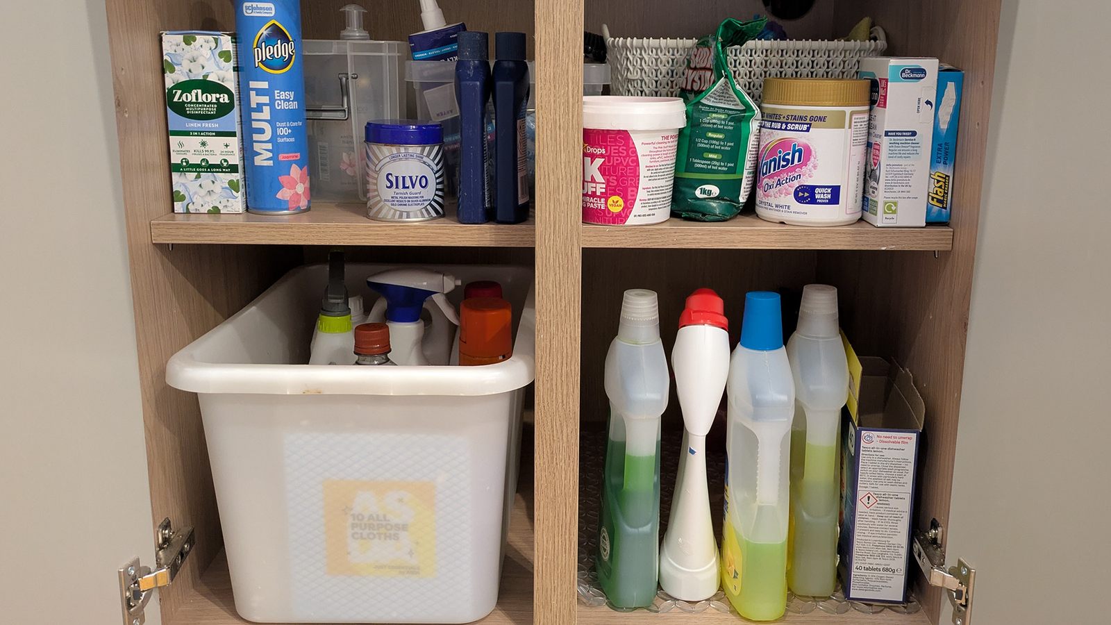 stop-buying-expensive-cleaners-—-3-secret-stain-removers-already-hiding-in-your-bathroom