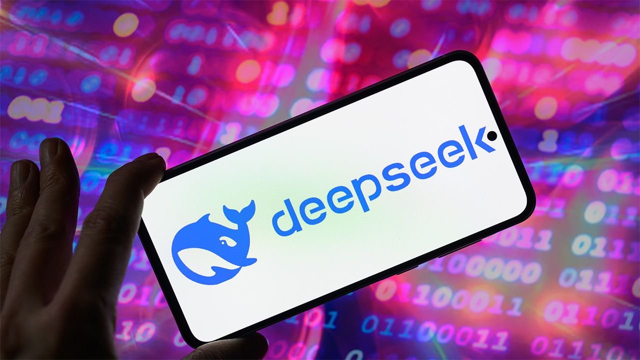 deepseek-just-got-banned-from-federal-agencies-—-should-you-stop-using-it-too?