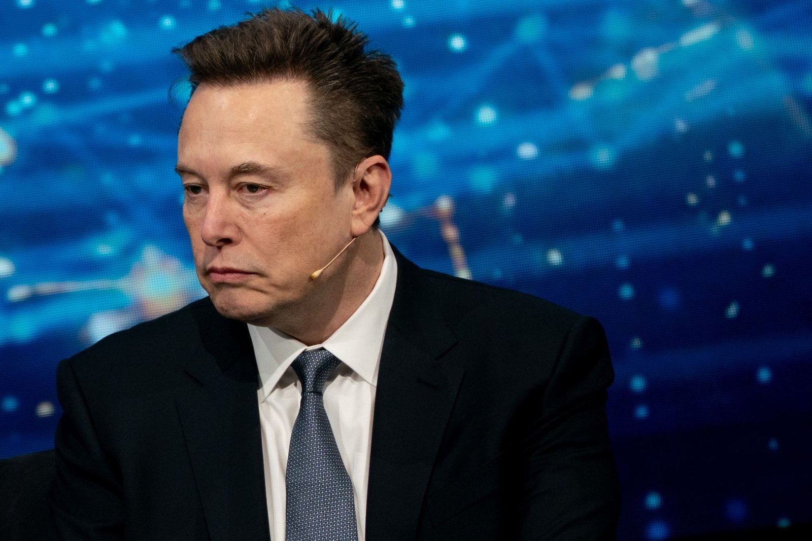 elon-musk-reportedly-throttled-starlink-for-ukraine’s-drones-—-here’s-how