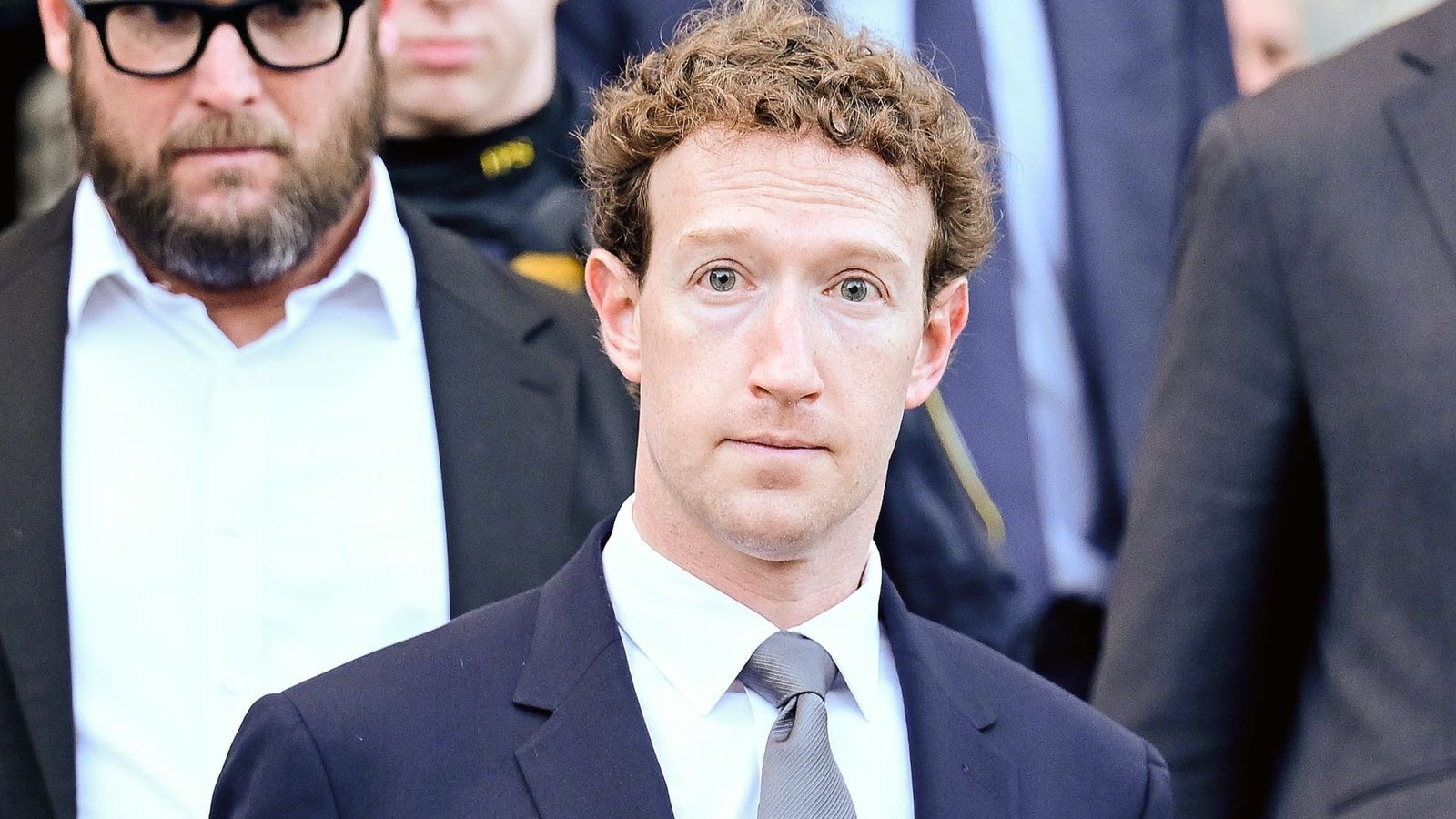 meta-told-facebook-users-their-data-was-safe-now-it’s-facing-a-$25-billion-penalty.