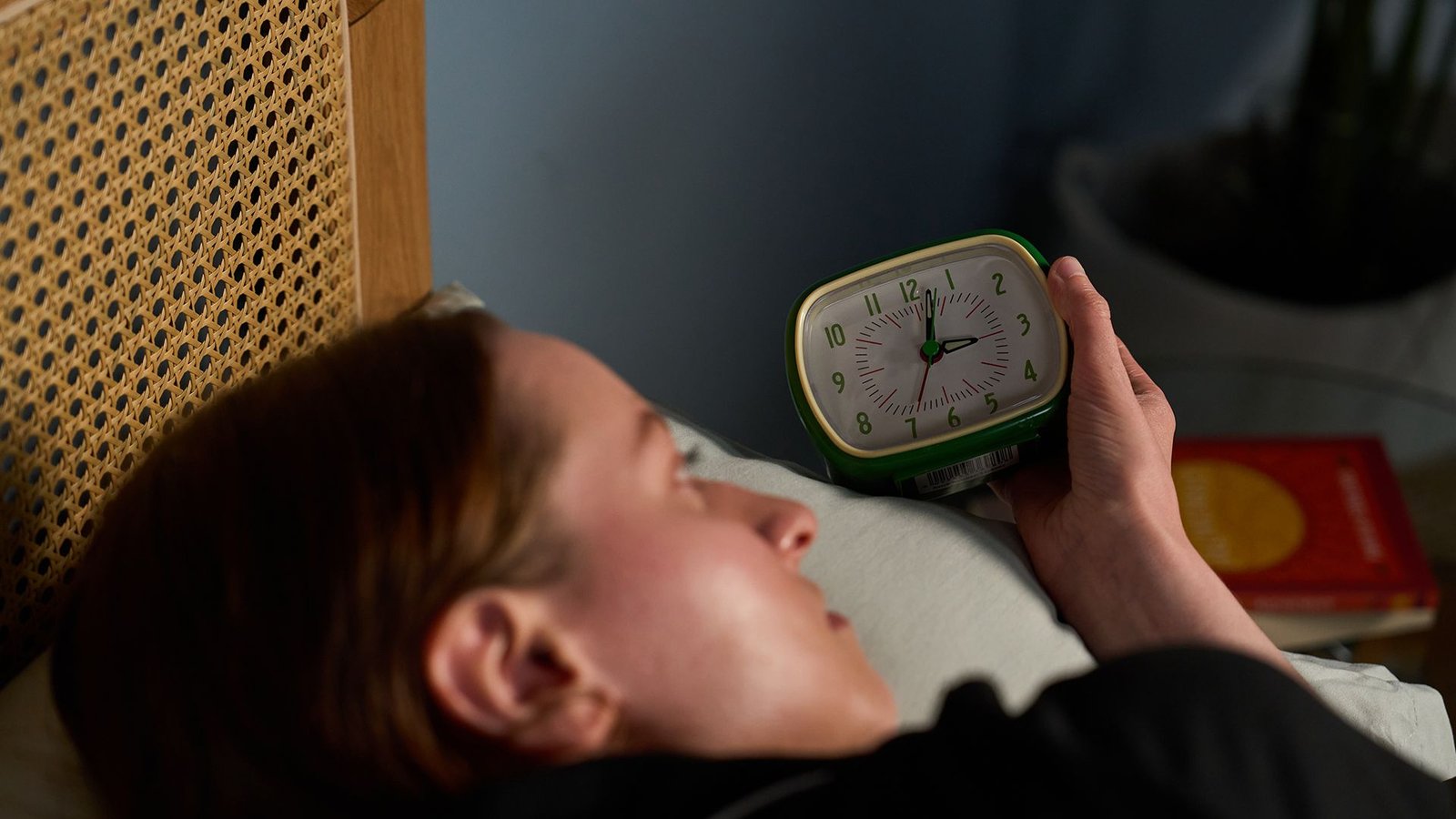 keep-waking-up-at-3-am.?-this-is-what-sleep-doctors-want-you-to-know
