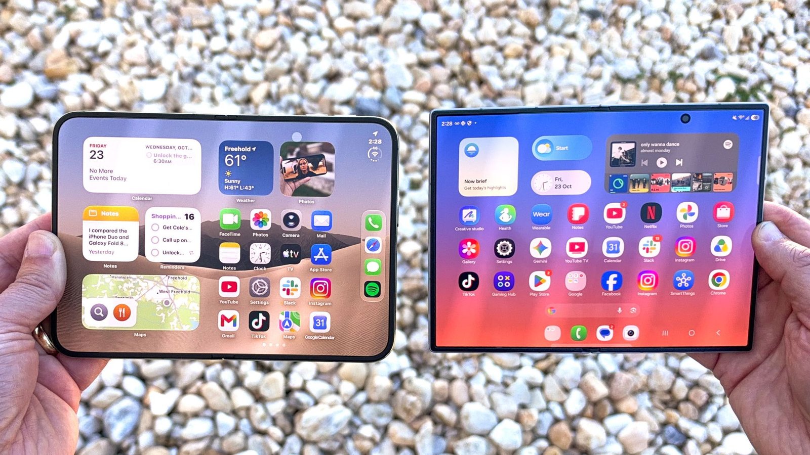 iphone-duo-vs.-samsung-galaxy-z-fold-8:-which-foldable-is-the-best?
