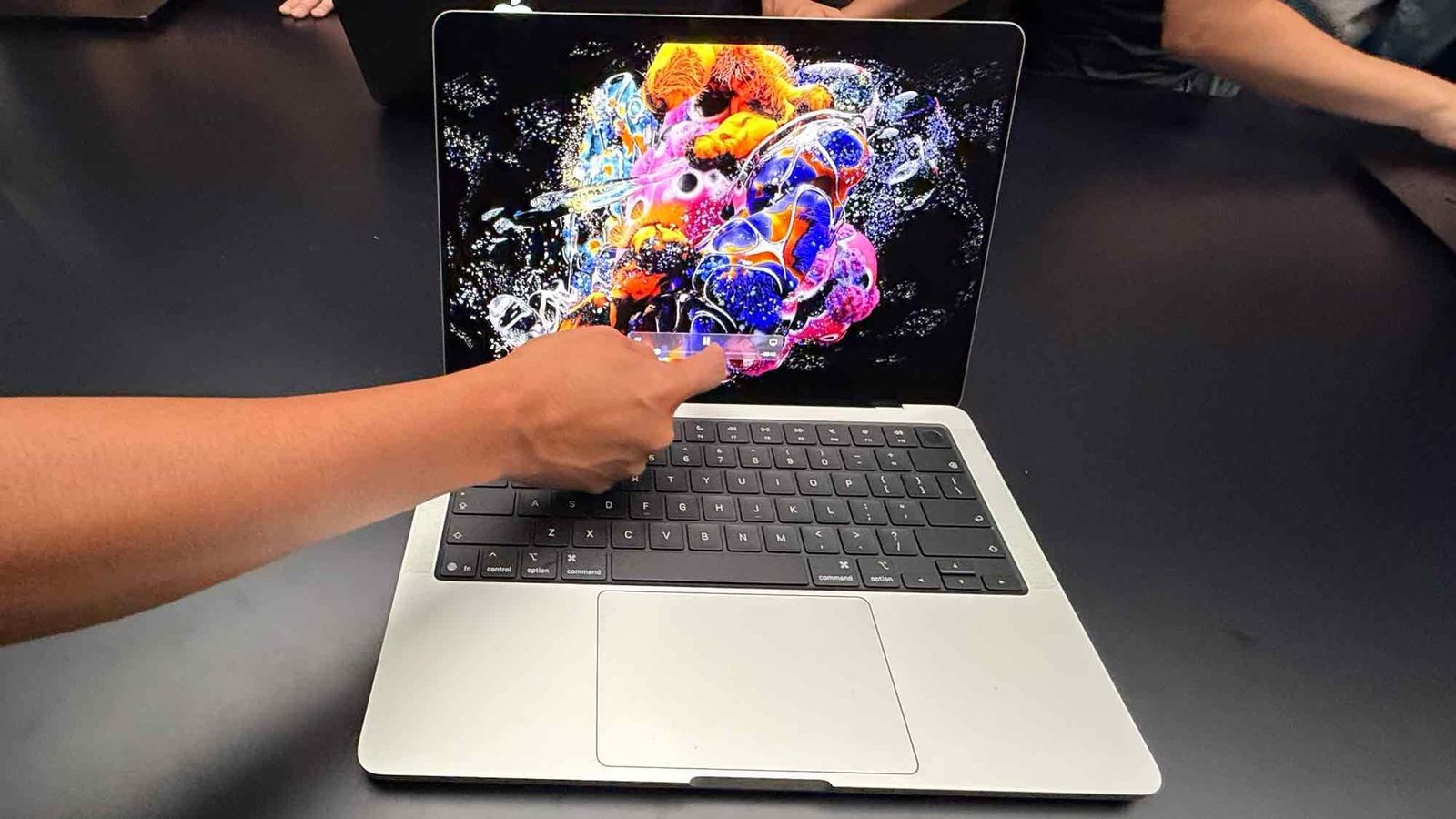 i-just-went-hands-on-with-the-touchscreen-macbook-pro-oled-—-and-it’s-jaw-dropping