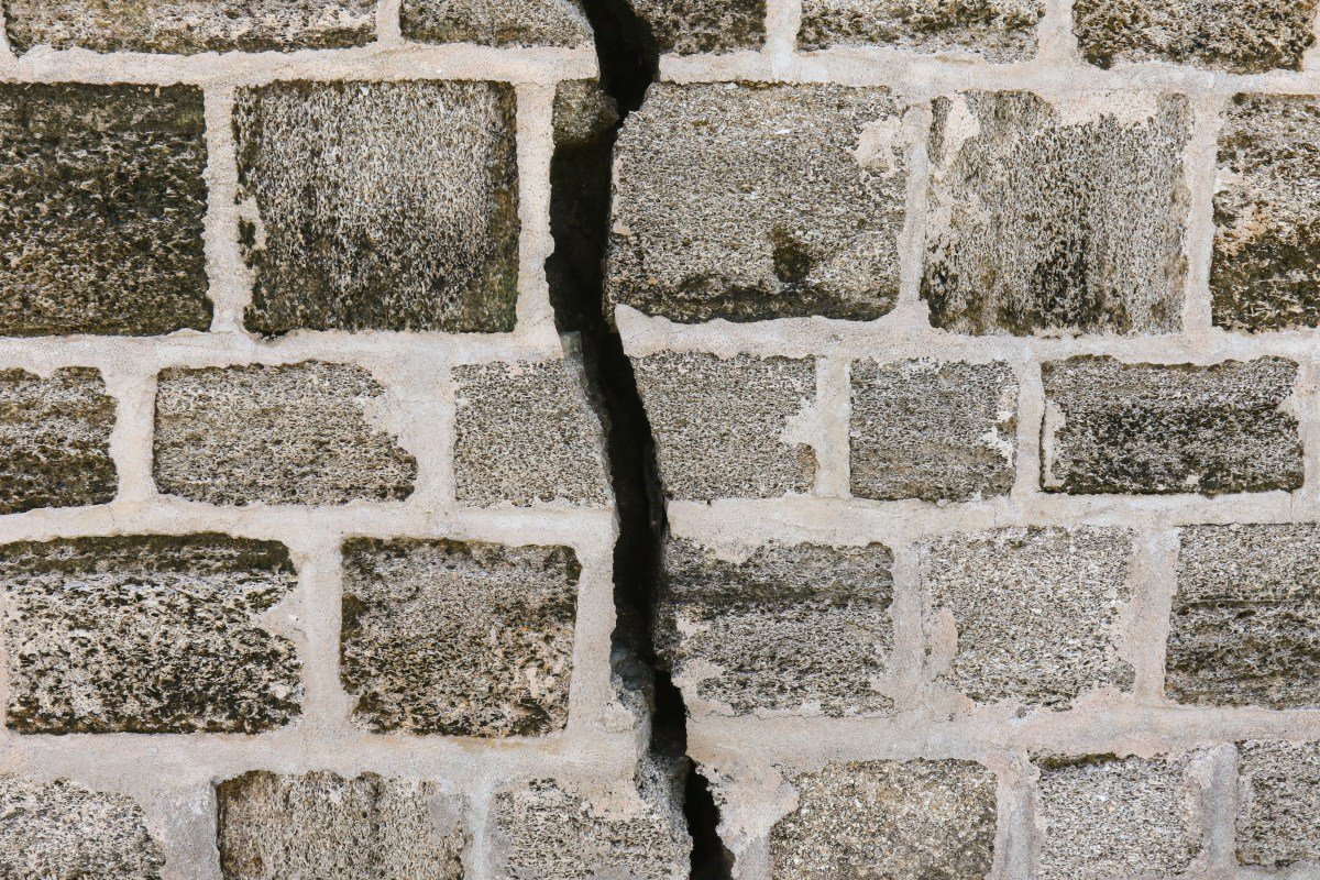 cracks-are-emerging-in-the-ai-spending-boom